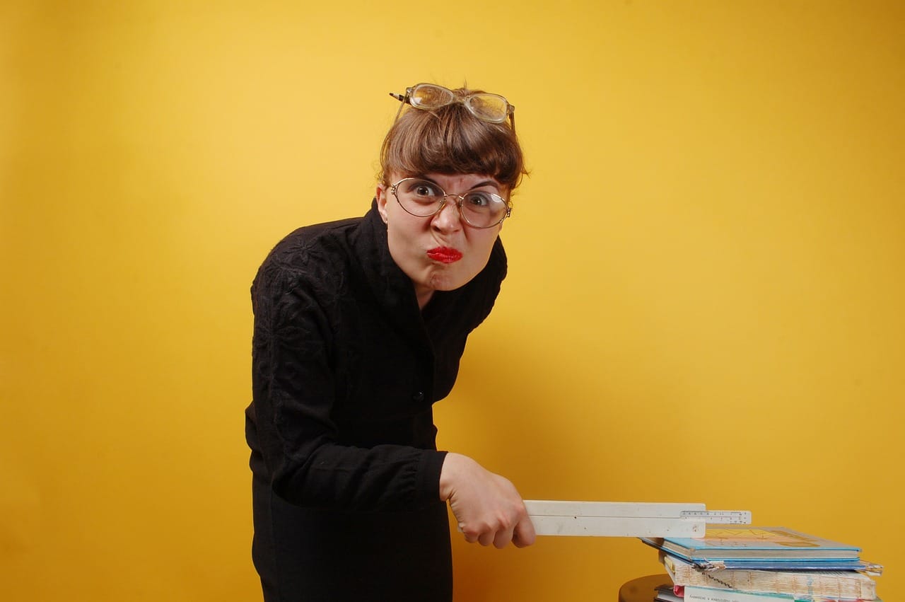 Kwadratowe, wykładnicze, logarytmiczne – jak je rozróżnić i rozwiązać